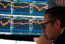 تحقيقات أمريكية في رهانات مشبوهة على النفط قبل تمديد الهدنة