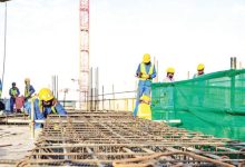 قرار جديد ينظم تشغيل العمالة في الأماكن المكشوفة خلال فترات الحظر