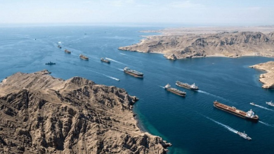 الطاقة في أسبوع: استمرار إغلاق هرمز قد يدفع أسعار النفط إلى 225 دولاراً مع نضوب المخزونات.. وتوقعات بانكماش إنتاج البتروكيماويات بـ9%