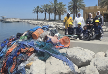 فريق الغوص يؤكد في يوم المحيطات العالمي التزامه البيئي بسلسلة حملات لتنظيف السواحل