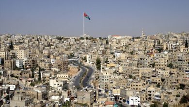 الحرس الثوري الإيراني يعلن استهداف قواعد أمريكية في الأردن ويوجه رسالة للشعب الأردني
