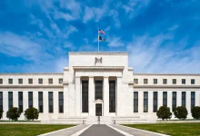 "الاحتياطي الفيدرالي" ثبت سعر القائدة وسط معارضة أعضاءه في نطاق يتراوح بين 3.50% و3.75%