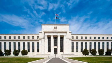 "الاحتياطي الفيدرالي" ثبت سعر القائدة وسط معارضة أعضاءه في نطاق يتراوح بين 3.50% و3.75%
