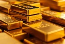 الذهب يتراجع عند التسوية لكنه يحقق أول مكاسب شهرية منذ فبراير